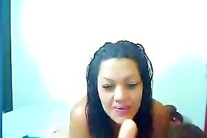 Juggy sport playgirl tries to satisfy her insatiable muff