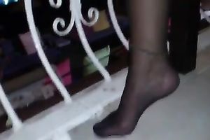 BUsty girl receive a bit also horny and plays with her slit in public restaurent