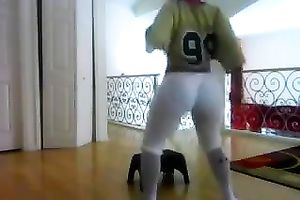 I watched how this breasty floozy doing the exercises