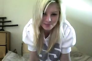 Cute all natural dilettante web camera BBC slut flashes tits and goes solo for delight