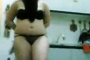 My voluptuous Arabian domme gives me hawt belly dance