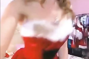 Stunning golden-haired cam housewife seems to be willing to celebrate Christmas