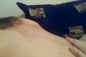 Natural babe with soaked bubble arse lets her BF to tickle her moist cunt