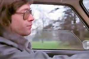 Blond head messy hussy gives fancy blow job to four eyed fellow in car