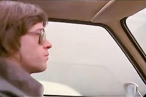 Blond head messy hussy gives fancy blow job to four eyed fellow in car