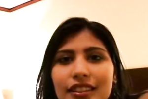 Extremely hawt and cute Indian brunette giving oral-service