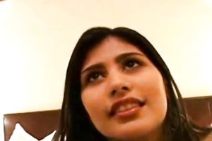 Extremely hawt and cute Indian brunette giving oral-service