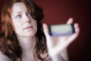 Captivating redhead beauty in blue suit blows dong for ejaculation