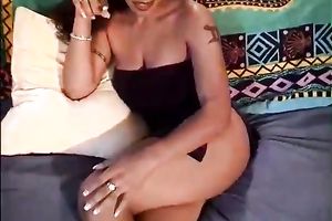 Cock hungry playgirl gave an awesome oral job to this old stud