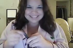 Amateur fattie kneads her biggest natural love muffins in cam solo