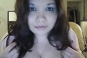 Amateur fattie kneads her biggest natural love muffins in cam solo