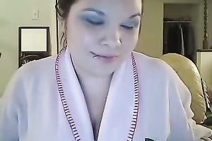 Amateur fattie kneads her biggest natural love muffins in cam solo