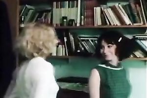 Husband makes out with his horny white wife and blond babe eats her wet crack