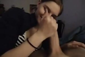 Cute white girlfriend is very glad to extract cum