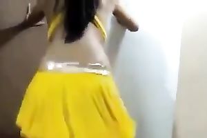 Strikingly sexy camwhore in hot dress can't live without shaking her valuable derriere