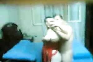 Voluptuous Arab Married slut doesn't mind to play with my large dong on livecam