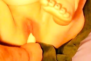 Anonymous obese slut squrtis during coarse masturbation