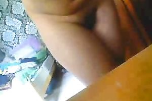 All real and fascinating teen on the web camera rubbing her cookie