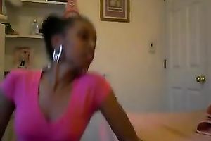 Ebony cutie shaking her gazoo in non-professional dancing clip