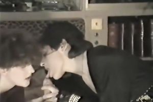 Two sexy European classic brunettes sharing one knob