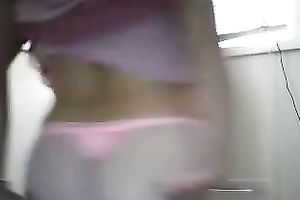 Amateur cute sweetheart flashed my ally her all body during the time that posing on livecam