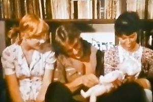 Two hawt and tiny throats got drilled by one large and corpulent 10-Pounder