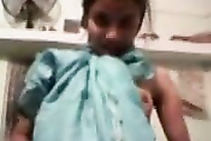 Cute and sexy Indian brunette hair girlie nude and flashed her bum