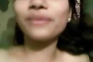 Cute and sexy Indian brunette hair girlie nude and flashed her bum