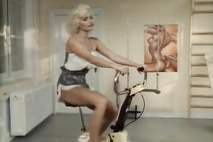 Sizzling hawt and elegant blondie craves to have trio