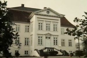 Sizzling hawt and elegant blondie craves to have trio