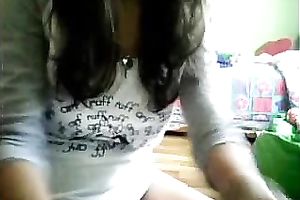 Dark skin hottie truly craves to expose her cunt