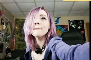 This cam hottie is hawt beyond belief and this babe has got a great wazoo