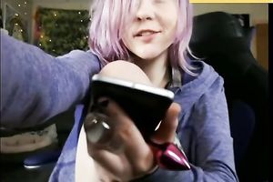 This cam hottie is hawt beyond belief and this babe has got a great wazoo