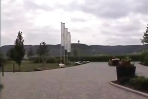 Dreamy blonde slut makes performance after test-drive