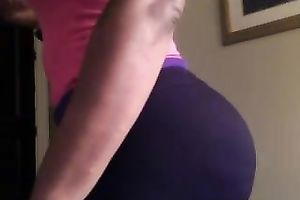 My swarthy girlfriend shakes her gigantic wazoo like jello