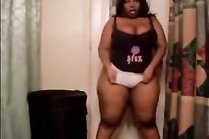 Chubby dark mamba shakes her large kewl gazoo on livecam