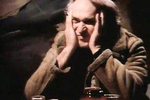 Horny blonde wench sucks dong of this hunk on the ottoman