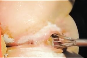 Insane anonymous doxy demonstrates how to make a cake