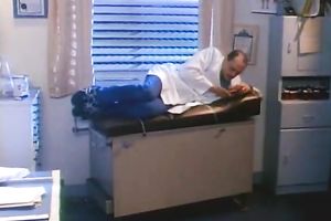 Super slutty nurse gives her patient one hell of a oral stimulation