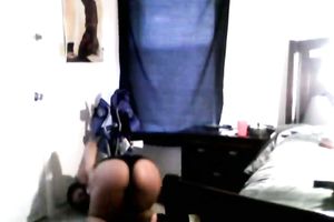 Just an non-professional swarthy bitch twerking anf bouncing her ass