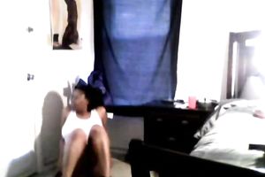 Just an non-professional swarthy bitch twerking anf bouncing her ass