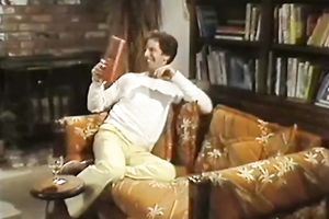 Brunette fingers and dildoes her blond ally in the baths tub