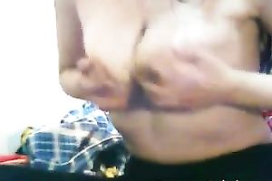 A nice pack of big natural bumpers from dilettante Arab housewife