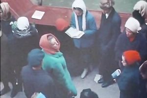 Curly haired brunette hair playgirl gives hardcore unfathomable mouth wang engulf