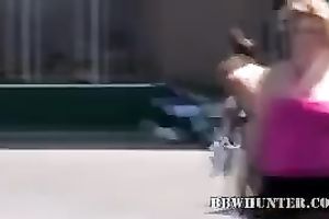 Full-figured golden-haired woman acquires pickuped on the parking lot