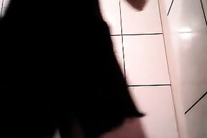 Homemade solo video with me demonstrating my hawt butt