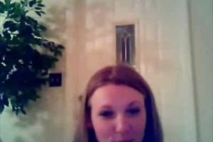 Young web camera wench gives me perverted show flashing her body to pizza stud