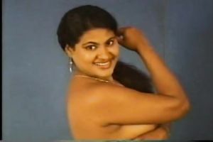 Hot Desi non-professional slut on the audition flashing her scoops