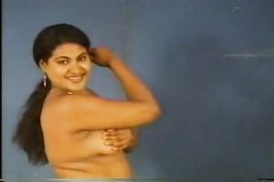 Hot Desi non-professional slut on the audition flashing her scoops