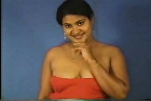 Hot Desi non-professional slut on the audition flashing her scoops